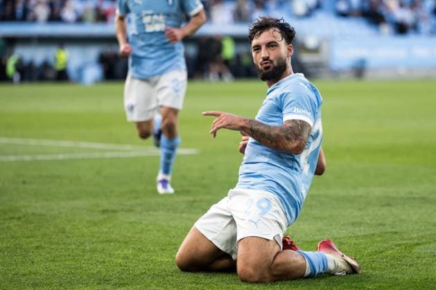 250821 Sead Haksabanovic of Malmö FF celebrates after 2-0 during the first leg UEFA Europa League playoff football match between Malmö FF and SK Sigma Olomouc on August 21, 2025 in Malmö. Photo: Petter Arvidson BILDBYRAN kod PA PA1067 fotboll football soccer fotball uefa europa league europa league malmö ff sk sigma olomouc bbeng playoff bbauto jubel Copyright: PETTERxARVIDSON BB250821PA070