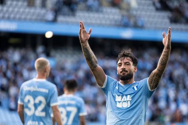 250821 Sead Haksabanovic of Malmö FF celebrates after 2-0 during the first leg UEFA Europa League playoff football match between Malmö FF and SK Sigma Olomouc on August 21, 2025 in Malmö. Photo: Petter Arvidson BILDBYRAN kod PA PA1067 fotboll football soccer fotball uefa europa league europa league malmö ff sk sigma olomouc bbeng playoff bbauto jubel Copyright: PETTERxARVIDSON BB250821PA076