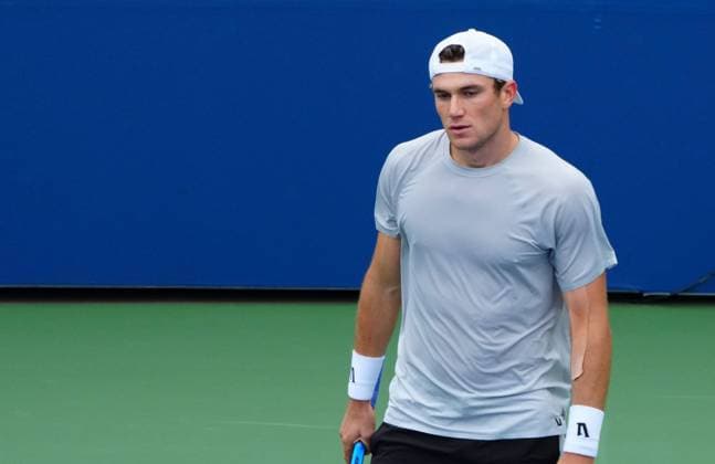 Jack Draper practices with kinesiology tape on his left forearm 2025 US Open, Thursday Previews, USTA Billie Jean King National Tennis Center, New York, USA - 21 Aug 2025New York Flushing Meadows  Copyright: xJavierxGarcia Shutterstockx 15450990bx
