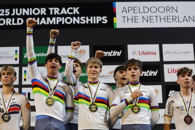 2025 UCI Junior Track World Championships Picture by Alex Whitehead SWpix.com - 21 08 2025 - Cycling - 2025 UCI Junior Track World Championships - Omnisport, Apeldoorn, Netherlands - Men Team Pursuit Podium - Riccardo Colombo (Italy), Francesco Cornacchini (Italy), Alessio Magagnotti (Italy), Francesco Matteoli (Italy), Federico Saccani (Italy) wins the Gold Medal and Rainbow Jersey Copyright: x xSWpix.comx(t axPhotographyxHubxLtd)xAlexxWhitehead SWpix.comx SWP-3030-0840
