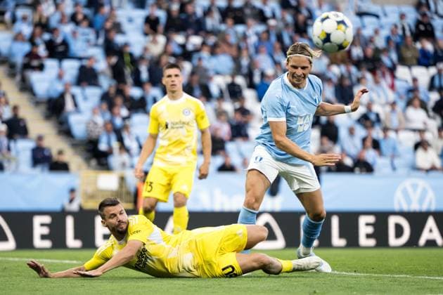 250821 Jan Navratil of SK Sigma Olomouc and Jens Stryger Larsen of Malmö FF during the first leg UEFA Europa League playoff football match between Malmö FF and SK Sigma Olomouc on August 21, 2025 in Malmö. Photo: Petter Arvidson BILDBYRAN kod PA PA1067 fotboll, football, soccer, fotball,uefa europa league, europa le Copyright: PETTERxARVIDSON BB250821PA085