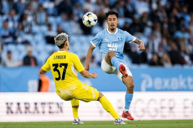 250821 Stepan Langer of SK Sigma Olomouc and Adrian Skogmar of Malmö FF during the first leg UEFA Europa League playoff football match between Malmö FF and SK Sigma Olomouc on August 21, 2025 in Malmö. Photo: Petter Arvidson BILDBYRAN kod PA PA1067 fotboll football soccer fotball uefa europa league europa league malmö ff sk sigma olomouc bbeng playoff bbauto Copyright: PETTERxARVIDSON BB250821PA098