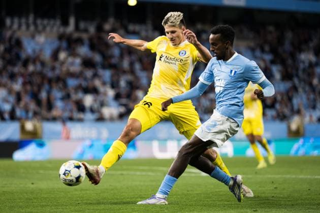 250821 Filip Slavicek of SK Sigma Olomouc and Taha Ali of Malmö FF during the first leg UEFA Europa League playoff football match between Malmö FF and SK Sigma Olomouc on August 21, 2025 in Malmö. Photo: Petter Arvidson BILDBYRAN kod PA PA1067 fotboll football soccer fotball uefa europa league europa league malmö ff sk sigma olomouc bbeng playoff bbauto Copyright: PETTERxARVIDSON BB250821PA110