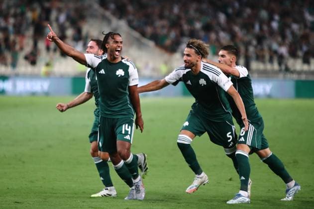 Erik Palmer-Brown of Panathinaikos celebrates with his teamates after scoring the 2-1 during the UEFA Europa League Play-offs 1st leg soccer match between Panathinaikos and Samsunspor held at Olympic Athletic Center of Athens in Athens, Greece, 21 August 2025. IMAGO ONE INCH PRODUCTIONS ATHENS Greece Copyright: xOnexInchxProductionsx 6636549