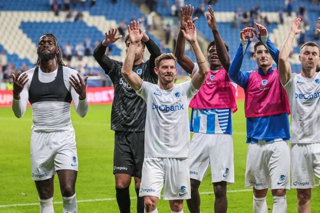 POLAND OUT !!! 21.08.2025 POZNAN, BULGARSKA , ENEA STADION PILKA NOZNA (FOOTBALL), PLAY-OFFS UEFA EUROPA LIGA 2025 - 2026 GAME LECH POZNAN - RKC GENK N P TOLUWALASE AROKODARE M PATRIK HROSOVSKY PLAYERS CELEBRATING VICTORY WITH FANS FOTO JAKUB PIASECKI CYFRASPORT NEWSPIX.PL --- newspix.pl 