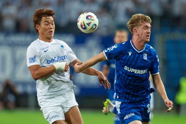 Lech Poznan vs KRC Genk - UEFA Europa League Noah Adedeji-Sternberg and Wojciech Monka is playing during UEFA Europa League play-off match between Lech Poznan and KRC Genk at Poznan Stadium in Poznan,Poland on August 21, 2025 Poznan Poland  Copyright: xAndrzejxIwanczukx originalFilename:iwanczuk-lechpozn250821_npw29.jpg