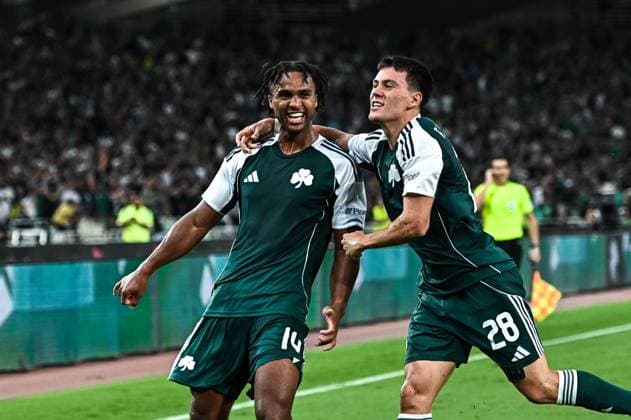 14 Erik Palmer-Brown of Panathinaikos celebrates a goal with his teammate 28 Facundo Pellistri during the Europa League, Play-offs, 1st leg match between Panathinaikos and Samsunspor at OAKA Stadium on August 21, 2025, in Athens, Greece.  Copyright: xStefanosxKyriazis IPAxSportx xipa-agency.netx xx IPA_62901994 IPA_Agency_IPA62901994