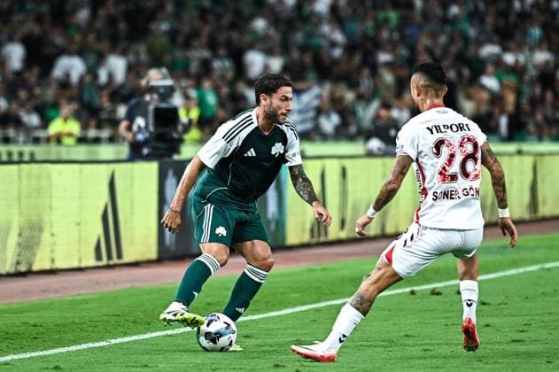 2 Davide Calabria of Panathinaikos competes with 28 Soner Gonul of Samsunspor during the Europa League, Play-offs, 1st leg match between Panathinaikos and Samsunspor at OAKA Stadium on August 21, 2025, in Athens, Greece.  Copyright: xStefanosxKyriazis IPAxSportx xipa-agency.netx xx IPA_62901999 IPA_Agency_IPA62901999