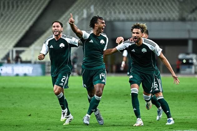 August 21, 2025, Athens, Athens, Greece: 14 ERIK PALMER-BROWN of Panathinaikos celebrates a goal with his teammaets 2 DAVIDE CALABRIA and 5 AHMED TOUBA during the Europa League, Play-offs, 1st leg match between Panathinaikos and Samsunspor at OAKA Stadium on August 21, 2025, in Athens, Greece. Athens Greece - ZUMAk160 20250821_zip_k160_014 Copyright: xStefanosxKyriazisx