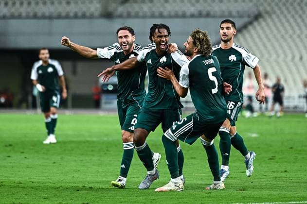 Panathinaikos v Samsunspor - UEFA Champions League Erik Palmer-Brown of Panathinaikos celebrates a goal with his teammates Davide Calabria, Ahmed Touba, and Adam Gnezda Cerin during the Europa League Play-offs, 1st leg match between Panathinaikos and Samsunspor at OAKA Stadium in Athens, Greece, on August 21, 2025.  Copyright: xStefanosxKyriazisx originalFilename:kyriazis-panathin250821_npO5Y.jpg