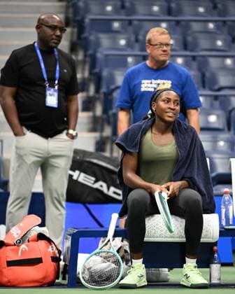 FLUSHING NY- AUGUST 21: Coco Gauff is seen on the practice court with her coach Corey Gauff and Gavin MacMillan on Arthur Ashe Stadium at the USTA Billie Jean King National Tennis Center on August 21, 2025 in Flushing Queens. Copyright: xmpi04x