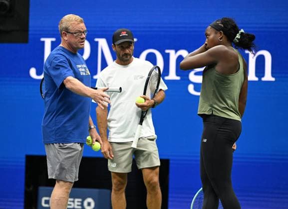 FLUSHING NY- AUGUST 21: Coco Gauff is seen on the practice court with her coach Jean-Christophe Faurel and Gavin MacMillan on Arthur Ashe Stadium at the USTA Billie Jean King National Tennis Center on August 21, 2025 in Flushing Queens. Copyright: xmpi04x