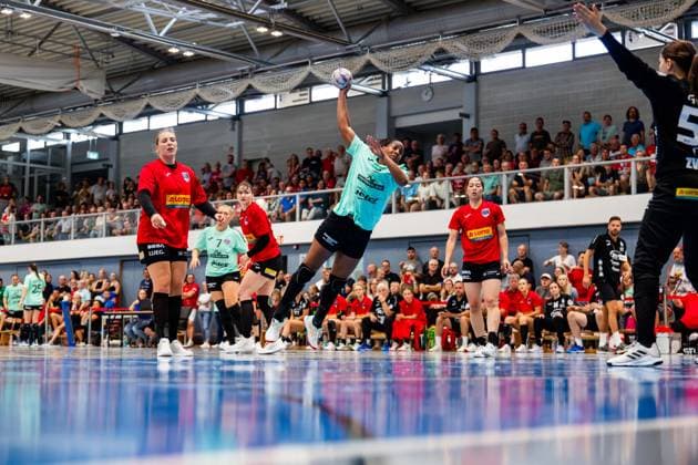 21.08.2025, GER, Handball, Frauen, Saison 2025 2026, 1.BL Alsco Frauen Handball Bundesliga, Testspiel, Thueringer HC - BSV Sachsen Zwickau Sharon Nooitmeer (Thueringer HC,3) 99974 Mühlhausen Goermar Görmar-Halle Thüringen Deutschland