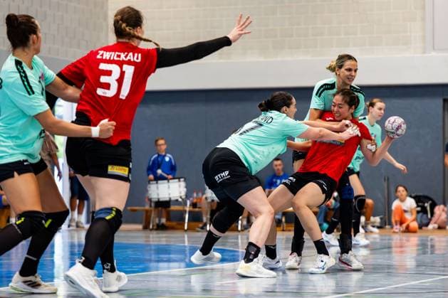 21.08.2025, GER, Handball, Frauen, Saison 2025 2026, 1.BL Alsco Frauen Handball Bundesliga, Testspiel, Thueringer HC - BSV Sachsen Zwickau Josefine Hanfland (Thueringer HC,57) Anika Niederwieser (Thueringer HC,14) 99974 Mühlhausen Goermar Görmar-Halle Thüringen Deutschland