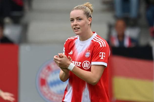Alara SEHITLER (FCB), Aktion,Einzelbild,angeschnittenes Einzelmotiv,Halbfigur,halbe Figur. Fussball Testspiel FC Bayern Muenchen Frauen - Real Madrid 4-1, am 21.08.2025 FC Bayern Campus. Fussball 1. Bundesliga,Saison 2024 2025.