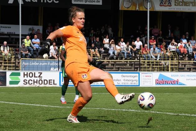 22.08.2025, Fussball, Frauen, Saison 2025 2026, Testspiel, Bayer Leverkusen - VfL Wolfsburg Friederike Repohl (Bayer Leverkusen, 27) Hof Stadion Grüne Au Bayern Deutschland