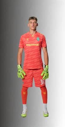 offizieller Portraittermin SV Werder Bremen 2025 2026 Stefan Smarkalev (Werder Bremen 37); 1.BL Porträttermin 2025 2026,