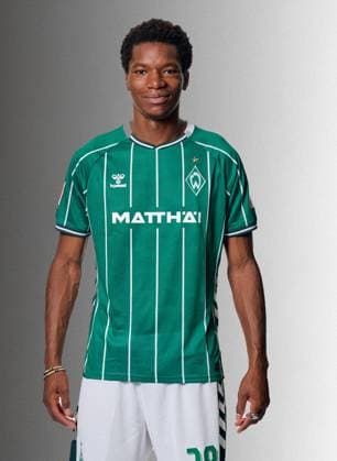 offizieller Portraittermin SV Werder Bremen 2025 2026 Skelly Alvero (Werder Bremen 28); 1.BL Porträttermin 2025 2026,