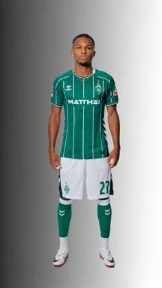 offizieller Portraittermin SV Werder Bremen 2025 2026 Felix Agu (Werder Bremen 27); 1.BL Porträttermin 2025 2026,
