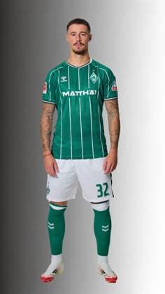 offizieller Portraittermin SV Werder Bremen 2025 2026 Marco Friedl (Werder Bremen 32 Kapitaen); 1.BL Porträttermin 2025 2026,