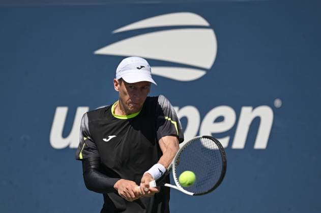 Belgian Kimmer Coppejans pictured in action during a tennis game against Peruvian Buse in the third round of the qualifications for the men s singles of the 2025 US Open Grand Slam tennis tournament in New York City, USA, Friday 22 August 2025. TONYxBEHAR  x131911969x