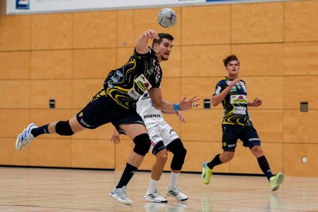 Halil Jaganjac (RNL, 45), beim Sprungwurf, Wurf, Torwurf, Action, Aktion, Spielszene, 22.08.2025, Östringen (Deutschland), Handball, Testspiel, Rhein-Neckar Löwen - HC Kriens-Luzern