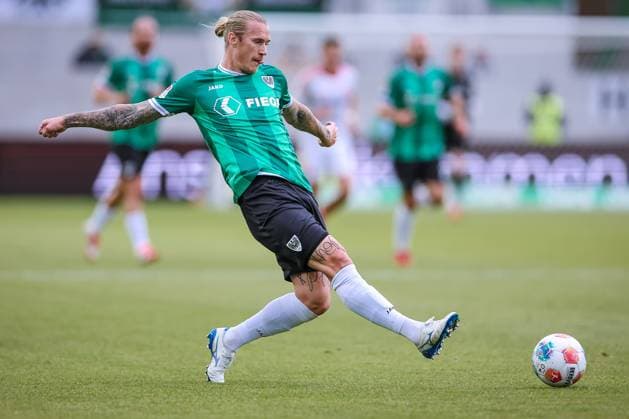22.08.2025, Fußball, Preußen Münster - 1. FC Nürnberg, 2. Fußball Bundesliga, Preußenstadion, Saison 2025 2026: Jannis Heuer (Preussen Muenster 22) DFB regulations prohibit any use of photographs as image sequences and or quasi-video. Nordrhein-Westfalen Deutschland