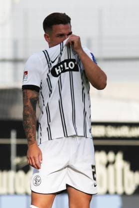22.08.2025, xmohx, Fussball 2.Bundesliga, SV Elversberg - 1.FC Kaiserslautern v.l. Luca Schnellbacher (SV Elversberg) (DFL DFB REGULATIONS PROHIBIT ANY USE OF PHOTOGRAPHS as IMAGE SEQUENCES and or QUASI-VIDEO) Elversberg