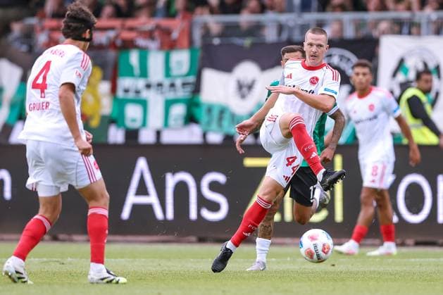 22.08.2025, Fußball, Preußen Münster - 1. FC Nürnberg, 2. Fußball Bundesliga, Preußenstadion, Saison 2025 2026: Ondrej Karafiat (1FC Nuernberg 44) DFB regulations prohibit any use of photographs as image sequences and or quasi-video. Nordrhein-Westfalen Deutschland