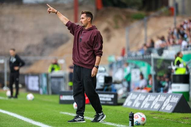 2. Bundesliga - SC Preußen Münster - 1. FC Nürnberg am 22.08.2025 im LVM Preußenstadion in Münster Trainer Miroslav Miro Klose (Nuernberg) gestikuliert