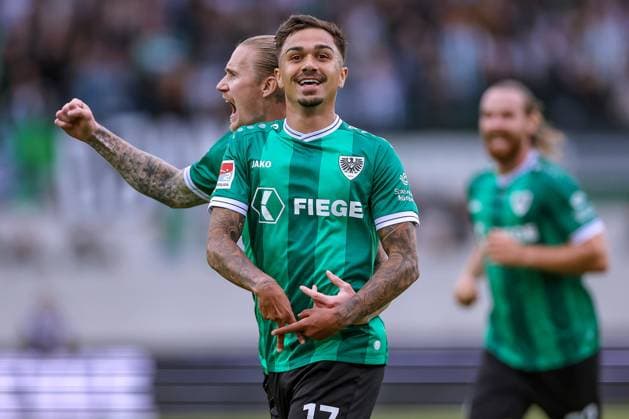 22.08.2025, Fußball, Preußen Münster - 1. FC Nürnberg, 2. Fußball Bundesliga, Preußenstadion, Saison 2025 2026: Torjubel nach dem Tor zum 1:0 durch Torschütze Oliver Batista Meier (Preussen Muenster 17) zusammen mit Marvin Schulz (Preussen Muenster 10) DFB regulations prohibit any use of photographs as image sequences and or quasi-video. Nordrhein-Westfalen Deutschland