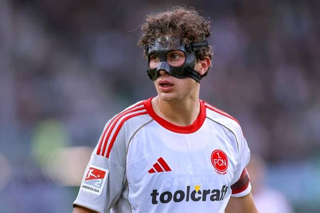 22.08.2025, Fußball, Preußen Münster - 1. FC Nürnberg, 2. Fußball Bundesliga, Preußenstadion, Saison 2025 2026: Fabio Gruber (1FC Nuernberg 04) DFB regulations prohibit any use of photographs as image sequences and or quasi-video. Nordrhein-Westfalen Deutschland