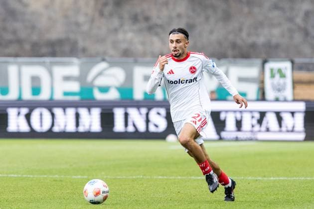 2. Fußball Bundesliga: SC Preußen Münster - 1.FC Nürnberg; 22.08.2025 Berkay Yilmaz (1.FC Nürnberg, 21) 2. Fußball Bundesliga: SC Preußen Münster - 1.FC Nürnberg; LVM Preußenstadion, Münster; 22.08.2025 DFL regulations prohibit any use of photographs as image sequences and or quasi video.