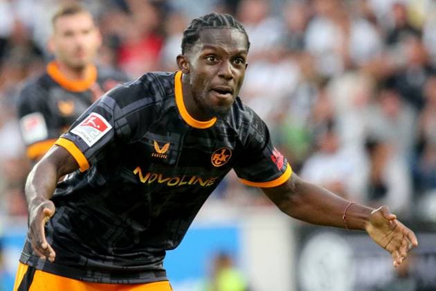 22.08.2025, xmohx, Fussball 2.Bundesliga, SV Elversberg - 1.FC Kaiserslautern v.l. Torjubel nach dem Tor zum celebrating the goal celebrate 1:1 durch Richmond Tachie (1. FC Kaiserslautern) (DFL DFB REGULATIONS PROHIBIT ANY USE OF PHOTOGRAPHS as IMAGE SEQUENCES and or QUASI-VIDEO) Elversberg