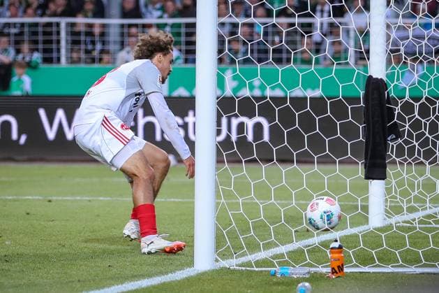 22.08.2025, Fußball, Preußen Münster - 1. FC Nürnberg, 2. Fußball Bundesliga, Preußenstadion, Saison 2025 2026: Torjubel nach dem Tor zum 1:2 durch Torschütze Rafael Lubach (1FC Nuernberg 18) DFB regulations prohibit any use of photographs as image sequences and or quasi-video. Nordrhein-Westfalen Deutschland