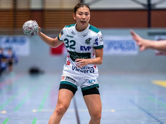 Haruno Sasaki (Frisch Auf Frauen, 32) am Ball, Bergischer HC vs. Frisch Auf Goeppingen, Handball, DHB-Pokal, Spielzeit 2025 2026, 22.08.2025 Bergischer HC vs. Frisch Auf Goeppingen, Handball, DHB-Pokal, Spielzeit 2025 2026, 22.08.2025 Solingen Copyright: xMichaelxSchmidt Eibner-Pressefotx EP_MST