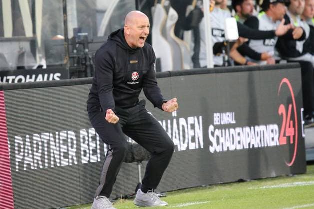 22.08.2025, xmohx, Fussball 2.Bundesliga, SV Elversberg - 1.FC Kaiserslautern v.l. Trainer Torsten Lieberknecht (1. FC Kaiserslautern) Enttäuscht, traurig, frustriert (DFL DFB REGULATIONS PROHIBIT ANY USE OF PHOTOGRAPHS as IMAGE SEQUENCES and or QUASI-VIDEO) Elversberg