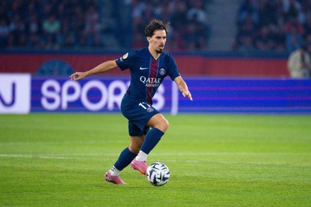 FOOTBALL : PSG vs Angers - Ligue1 - 22 08 2025 Vitinha Vitor Machado ( 17 - PSG ) during the Ligue 1 match between Paris Saint Germain and Angers SCO at Parc Des Princes on August 22 , 2025 in Paris, France. ( Photo by Federico Pestellini PsnewZ ) - ParisFrance  Copyright: xx