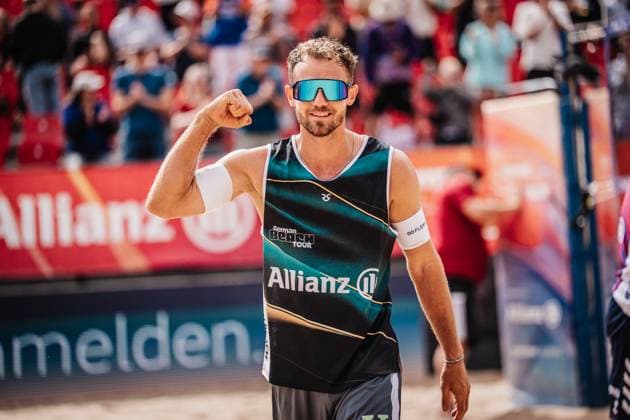 Beachvolleyball Männer Allianz German Beach Tour 2025 Tourstop Berlin 22.08.2025 Jonas Sagstetter freut sich nach dem Sieg Berlin Funkhaus Beach Berlin Deutschland