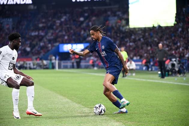 Paris Saint-Germain v Angers SCO - Ligue 1 McDonald s 2025 2026 29 Bradley BARCOLA (psg) during Ligue 1 McDonald s match between Paris and Angers at Parc des Princes on August 22, 2025 in Paris, France. Paris France  Copyright: xFEPx 776370786