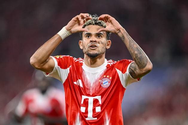 Sport Bilder des Tages Luis Diaz (Bayern Muenchen) Torjubel, jubelt nach seinem treffer zum 2:0 waehrend des spiels der Bundesliga zwischen FC Bayern München und RB Leipzig, Allianz Arena am 22. August 2025 in München, Deutschland. (Foto von Harry Langer DeFodi Images) +++ Luis Diaz (Bayern Muenchen) celebrates after scoring his team s second goal during the Bundesliga match between FC Bayern München and RB Leipzig at Allianz Arena on August 22, 2025 in München, Germany. (Photo by Harry Langer DeFodi Images) DFL regulations prohibit any use of photographs as image sequences and or quasi-video. (Photo by Harry Langer DeFodi Images) DFL regulations prohibit any use of photographs as image sequences and or quasi-video. *** Luis Diaz Bayern Muenchen goal celebration, cheers after scoring his team s 2 0 goal during the Bundesliga match between FC Bayern München and RB Leipzig, Allianz Arena on August 22, 2025 in Munich, Germany Photo by Harry Langer DeFodi Images Luis Diaz Bayern Muenchen celebrates after scoring his team s second goal during the Bundesliga match between FC Bayern München and RB Leipzig at Allianz Arena on August 22, 2025 in München, Germany Photo by Harry Langer DeFodi Images DFL regulations prohibit any use of photographs as image sequences and or quasi video Photo by Harry Langer DeFodi Images DFL regulations prohibit any use of photographs as image sequences and or quasi video