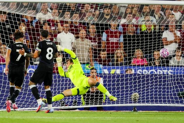 Premier League West Ham United v Chelsea Pedro Neto of Chelsea scores to make it 1-2 during the Premier League match West Ham United vs Chelsea at London Stadium, London, United Kingdom, 22nd August 2025 (Photo by Izzy Poles News Images) London London Stadium United Kingdom Copyright: xIzzyxPoles NewsxImagesx