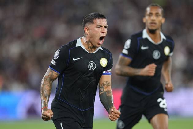 London, England, August 22nd 2025: Enzo Fernandez of Chelsea celebrates after scoring during the Premier League match between West Ham United and Chelsea at London Stadium in London, England (Photo by Alexander Canillas Sports Press Photo SPP) (Alexander Canillas SPP) Copyright: xAlexanderxCanillas SPPx spp-en-AlCa-9U2A8653