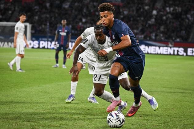 Ligue 1 PSG vs Angers SCO - FA Paris Saint-Germain’s forward Desire Doue fights for the ball during the French L1 football match between Paris Saint-Germain and Angers SCO at the Parc des Princes stadium in Paris on August 22, 2025. Photo by Firas Abdullah ABACAPRESS.COM Paris Île-de-France France  Copyright: xAbdullahxFiras ABACAx
