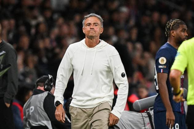 Ligue 1 PSG vs Angers SCO - FA Paris Saint-Germain’s head coach Luis Enrique looks on during the French L1 football match between Paris Saint-Germain and Angers SCO at the Parc des Princes stadium in Paris on August 22, 2025. Photo by Firas Abdullah ABACAPRESS.COM Paris Île-de-France France  Copyright: xAbdullahxFiras ABACAx