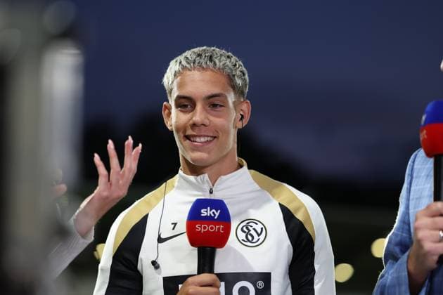 22.08.2025, xrekx, Fussball 2.Bundesliga, SV Elversberg - 1.FC Kaiserslautern v.l. Frederik Schmahl (SV 07 Elversberg) nach dem Spiel bei SKY, After the match, Post-match, Interview (DFL DFB REGULATIONS PROHIBIT ANY USE OF PHOTOGRAPHS as IMAGE SEQUENCES and or QUASI-VIDEO) Elversberg