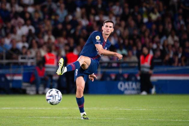 FOOTBALL : PSG vs Angers - Ligue1 - 22 08 2025 Fabian Ruiz ( 8 - PSG ) during the Ligue 1 match between Paris Saint Germain and Angers SCO at Parc Des Princes on August 22 , 2025 in Paris, France. ( Photo by Federico Pestellini PsnewZ ) - ParisFrance  Copyright: xx