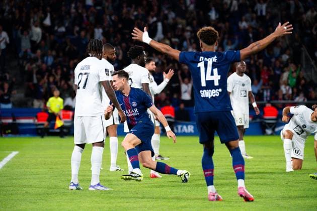FOOTBALL : PSG vs Angers - Ligue1 - 22 08 2025 Fabian Ruiz ( 8 - PSG ) celebrates after scoring during the Ligue 1 match between Paris Saint Germain and Angers SCO at Parc Des Princes on August 22 , 2025 in Paris, France. ( Photo by Federico Pestellini PsnewZ ) - ParisFrance  Copyright: xx