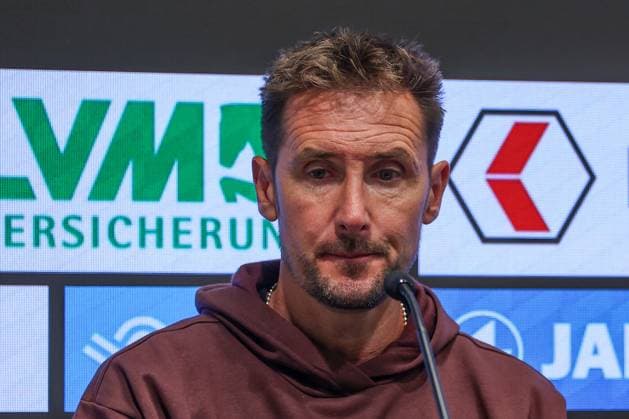 2. Bundesliga - SC Preußen Münster - 1. FC Nürnberg am 22.08.2025 im LVM Preußenstadion in Münster Trainer Miroslav Miro Klose (Nuernberg) bei der Pressekonferenz nachdenklich