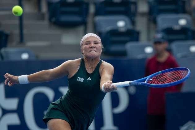 August 22, 2025, Monterrey, Nuevo Leon, Mexico: DIANA SHNAIDER (RUS) in action against A. Parks (USA) during the semi-finals at the Monterrey Open WTA, Tennis Damen 500. Monterrey Mexico - ZUMAo125 20250822_zip_o125_008 Copyright: xAntonioxOjedax
